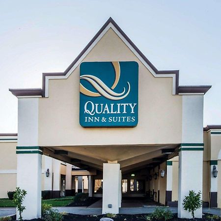 Quality Inn & Suites Conference Center Across From Casino Erie Exterior photo
